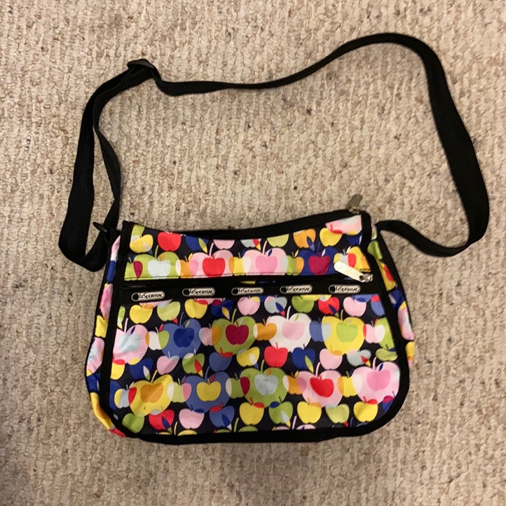 LeSport Sac- Apple pattern- Used